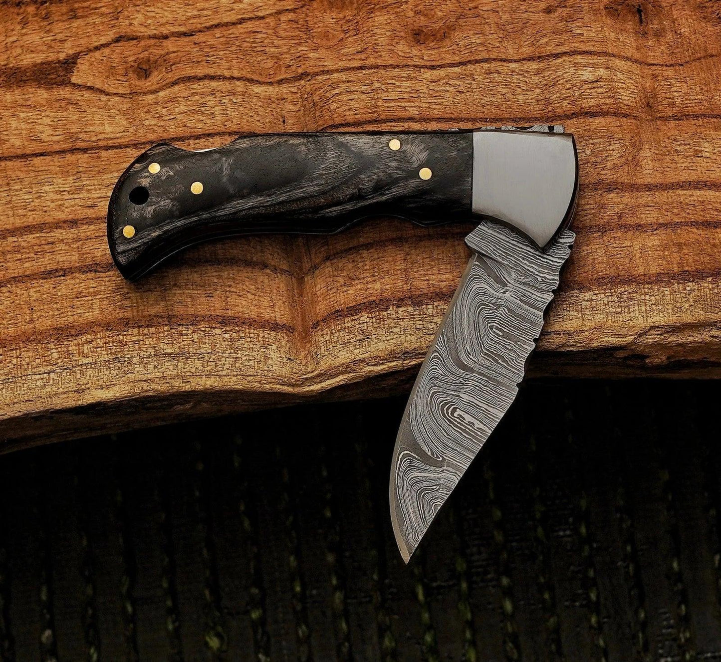 Handcrafted Damascus steel folding Knife with Exotic Wood handle - Damascus Kings