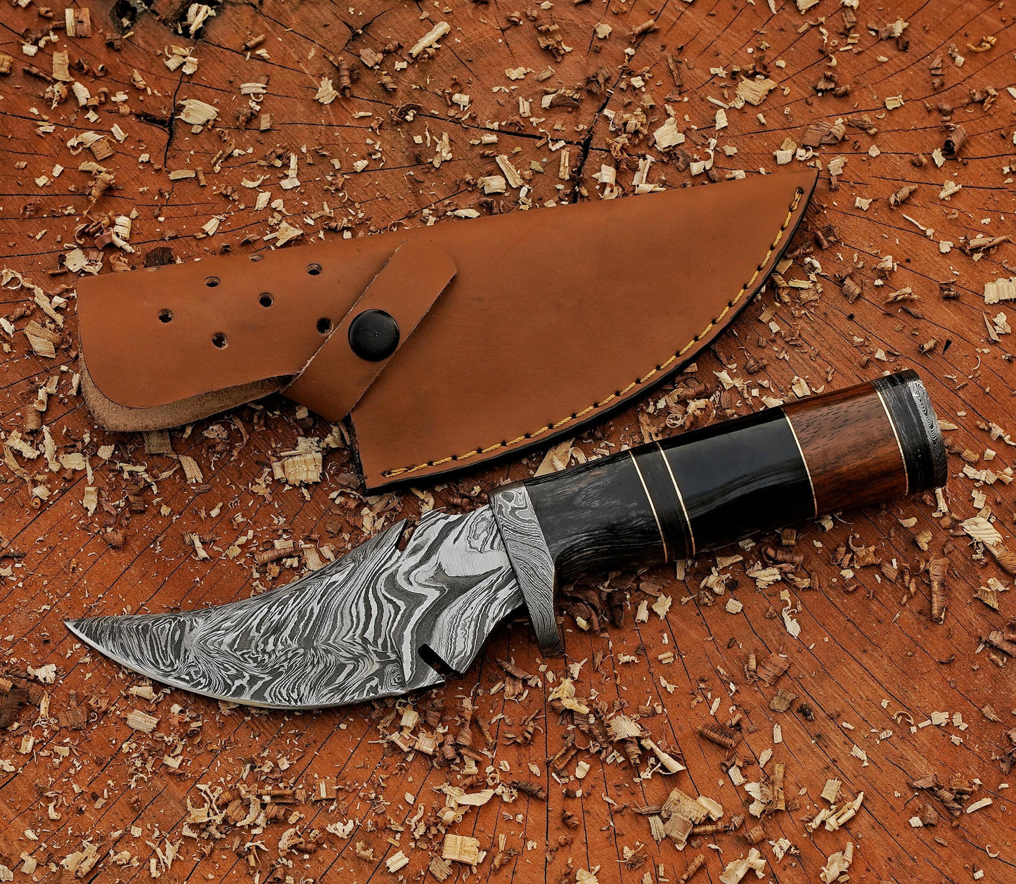 Unique Handcrafted Damascus steel Knife with Black Horn