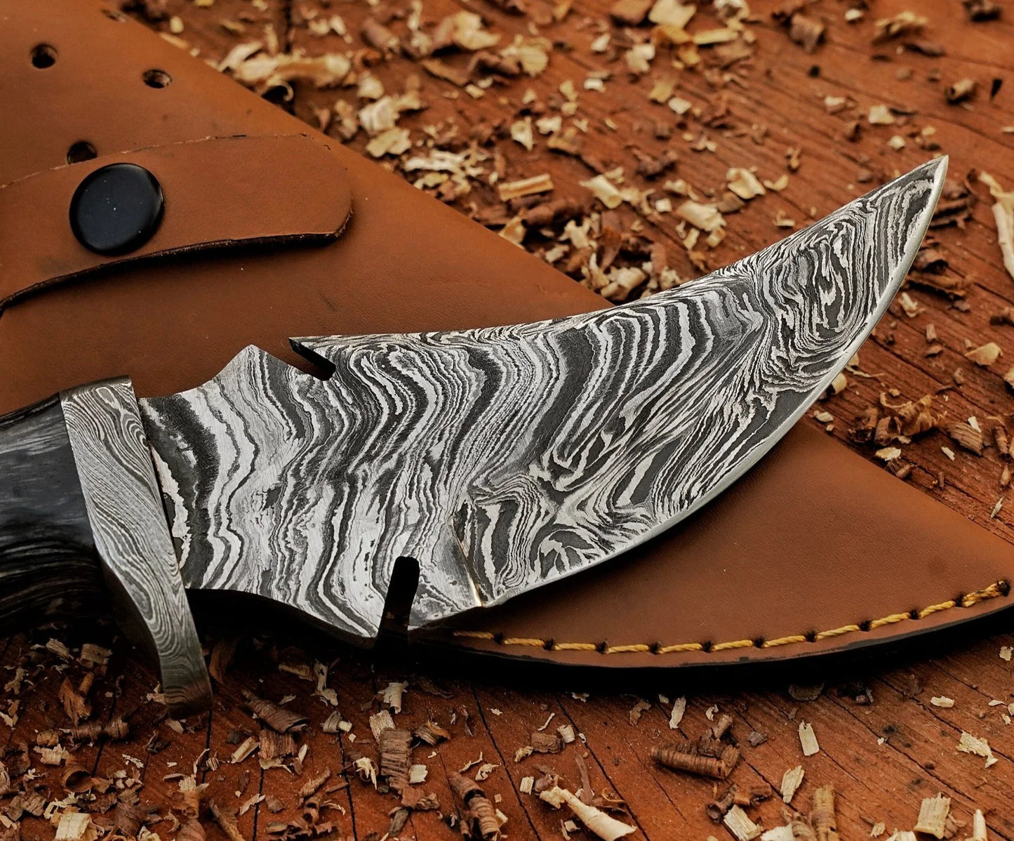 Unique Handcrafted Damascus steel Knife with Black Horn