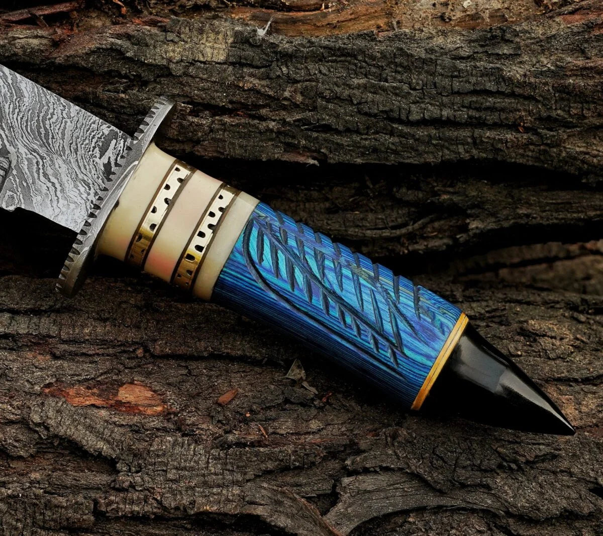 Unique Handcrafted DamascusSteel Knife