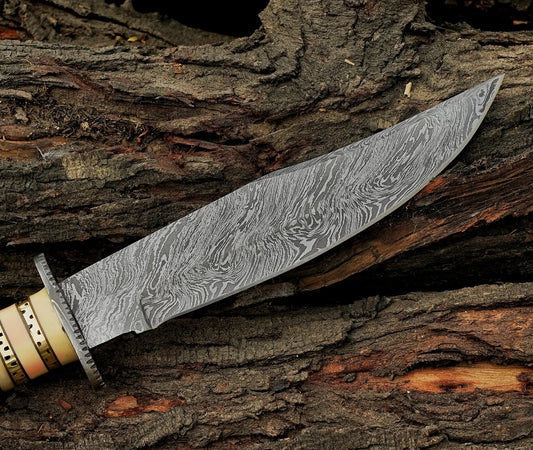 Unique Handcrafted DamascusSteel Knife