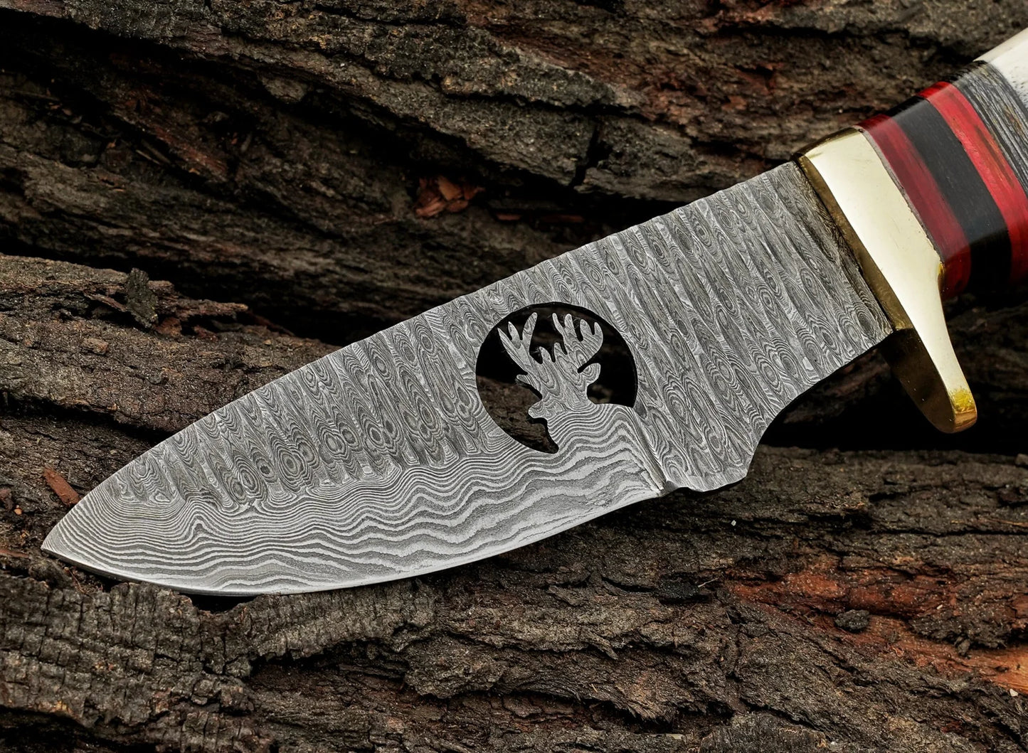 Unique Handcrafted Damascus Steel Knife