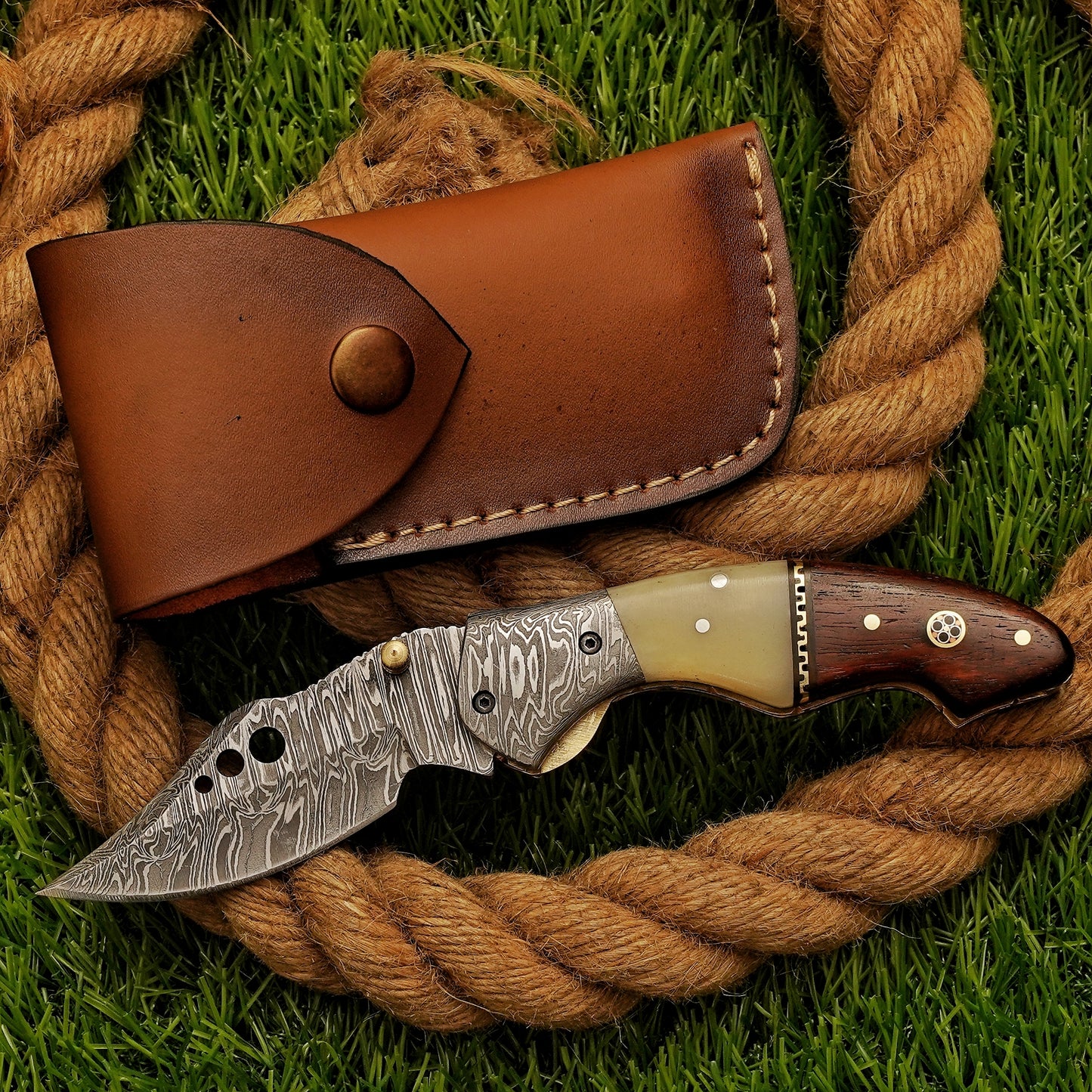 Handmade Damascus Steel Pocket Knife - Folding Knife - Outdoor Camping Hunting Survival Knife EDC