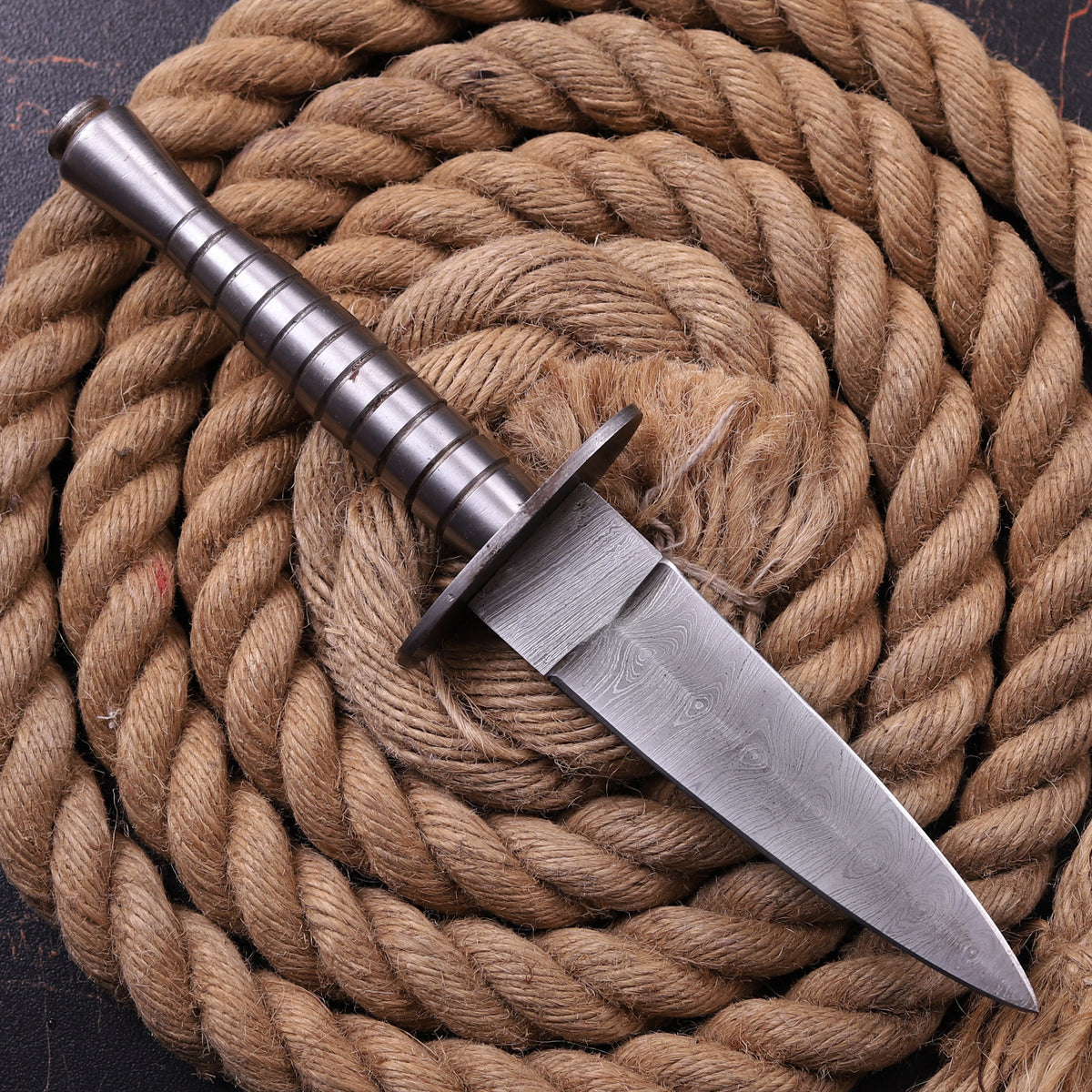 Damascus Steel Knife with Ribbed Steel Handle