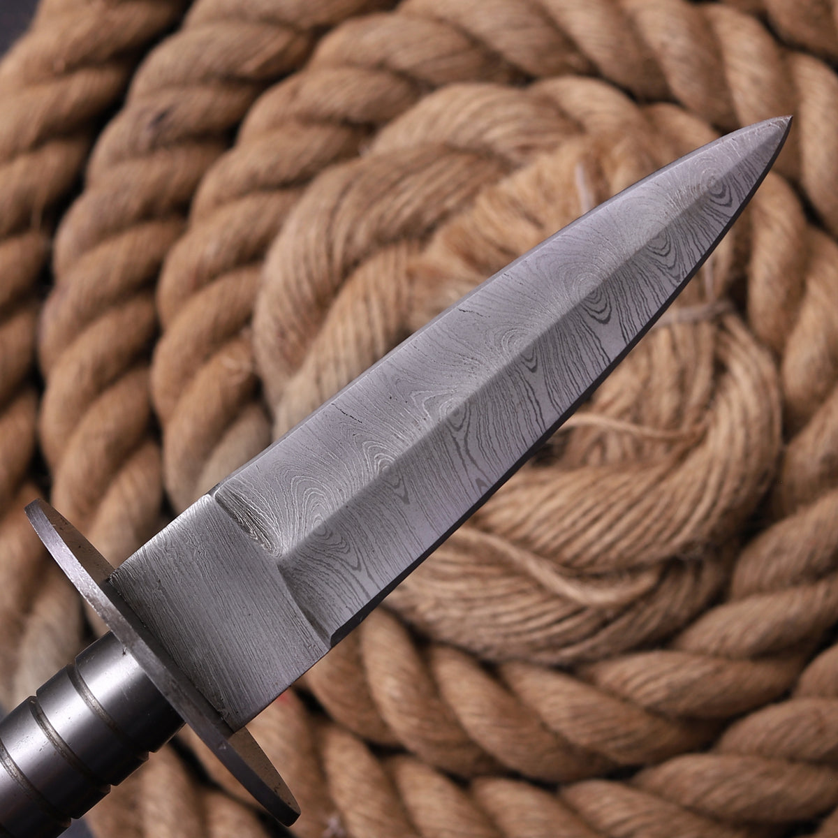 Damascus Steel Knife with Ribbed Steel Handle