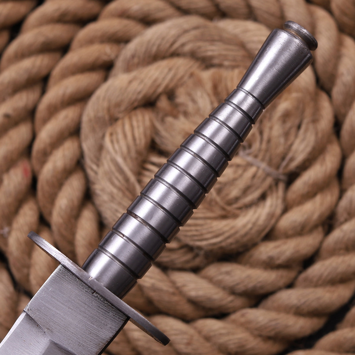 Damascus Steel Knife with Ribbed Steel Handle